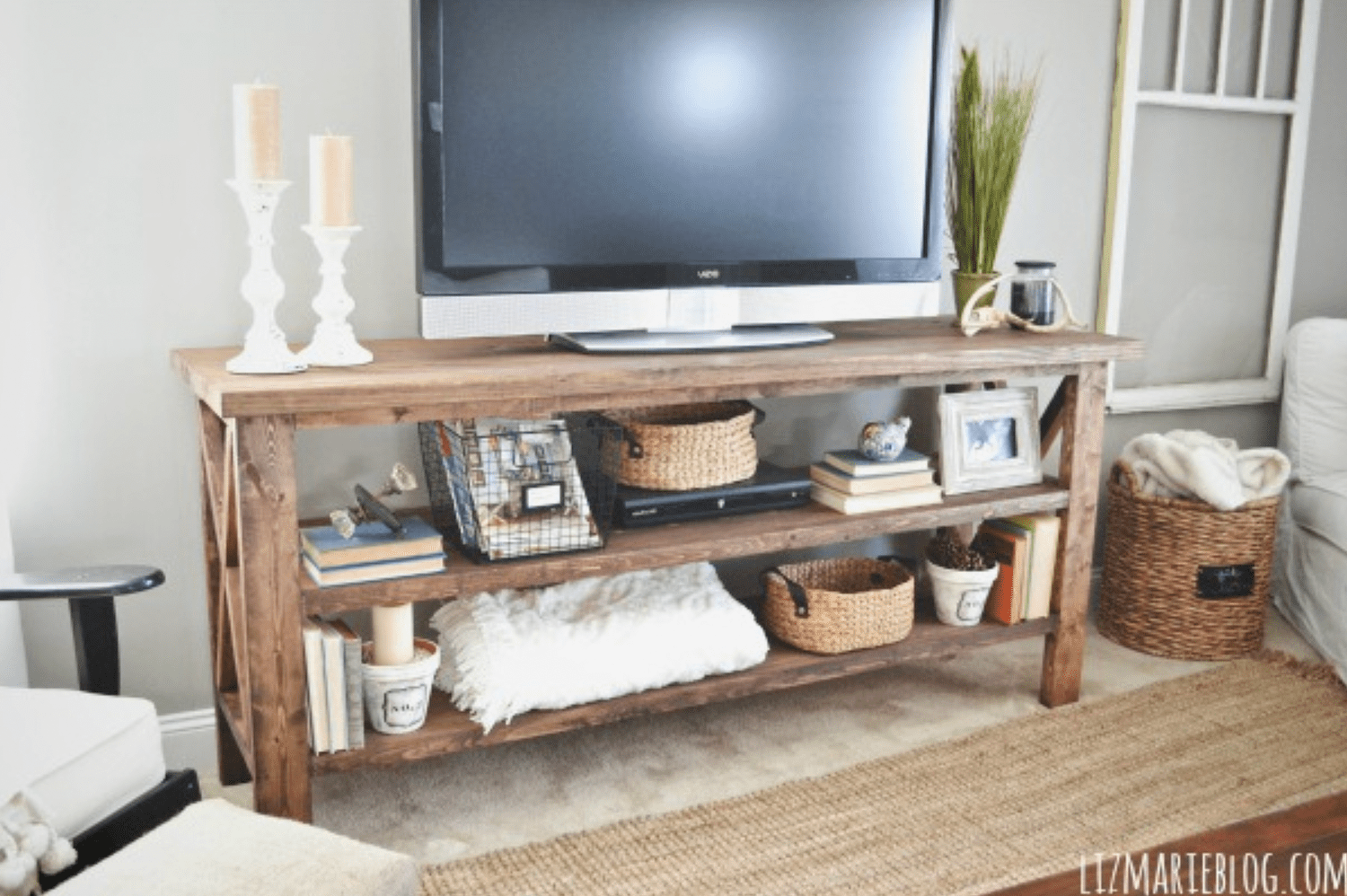 rustikaler TV -Stand