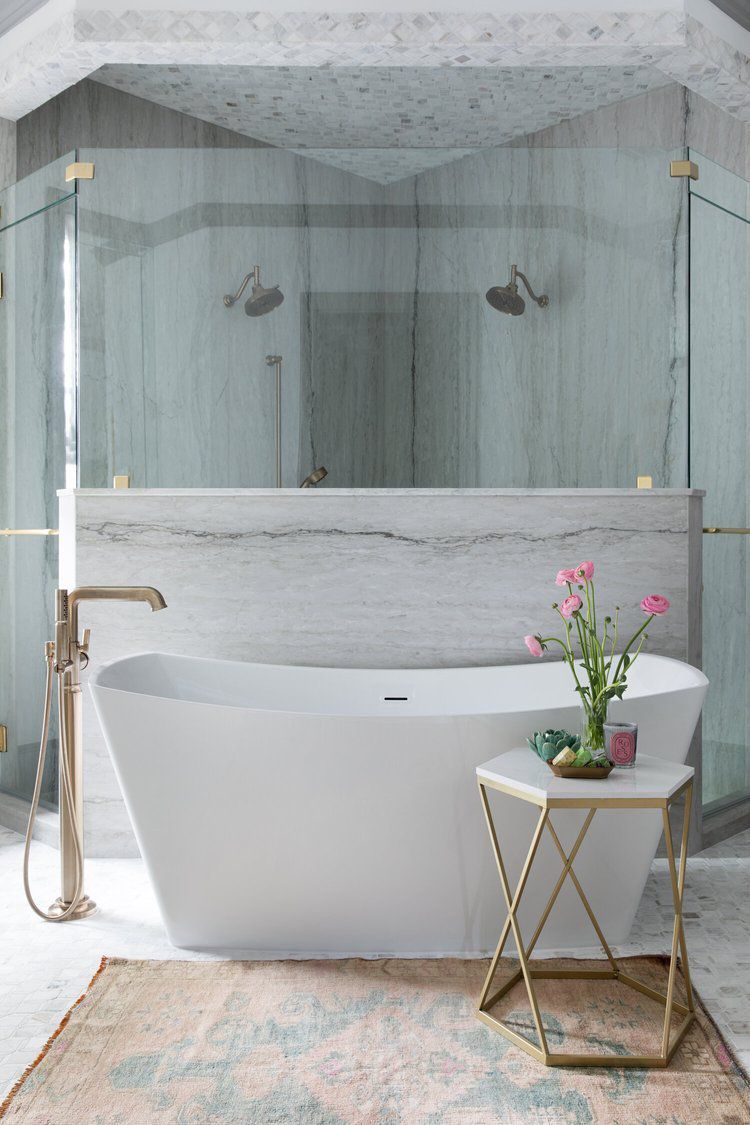 5 Upgrades Designer bereuen es nicht in ihren eigenen Häusern (und würden es wieder tun) 2 Dual -Duschköpfe im Badezimmer