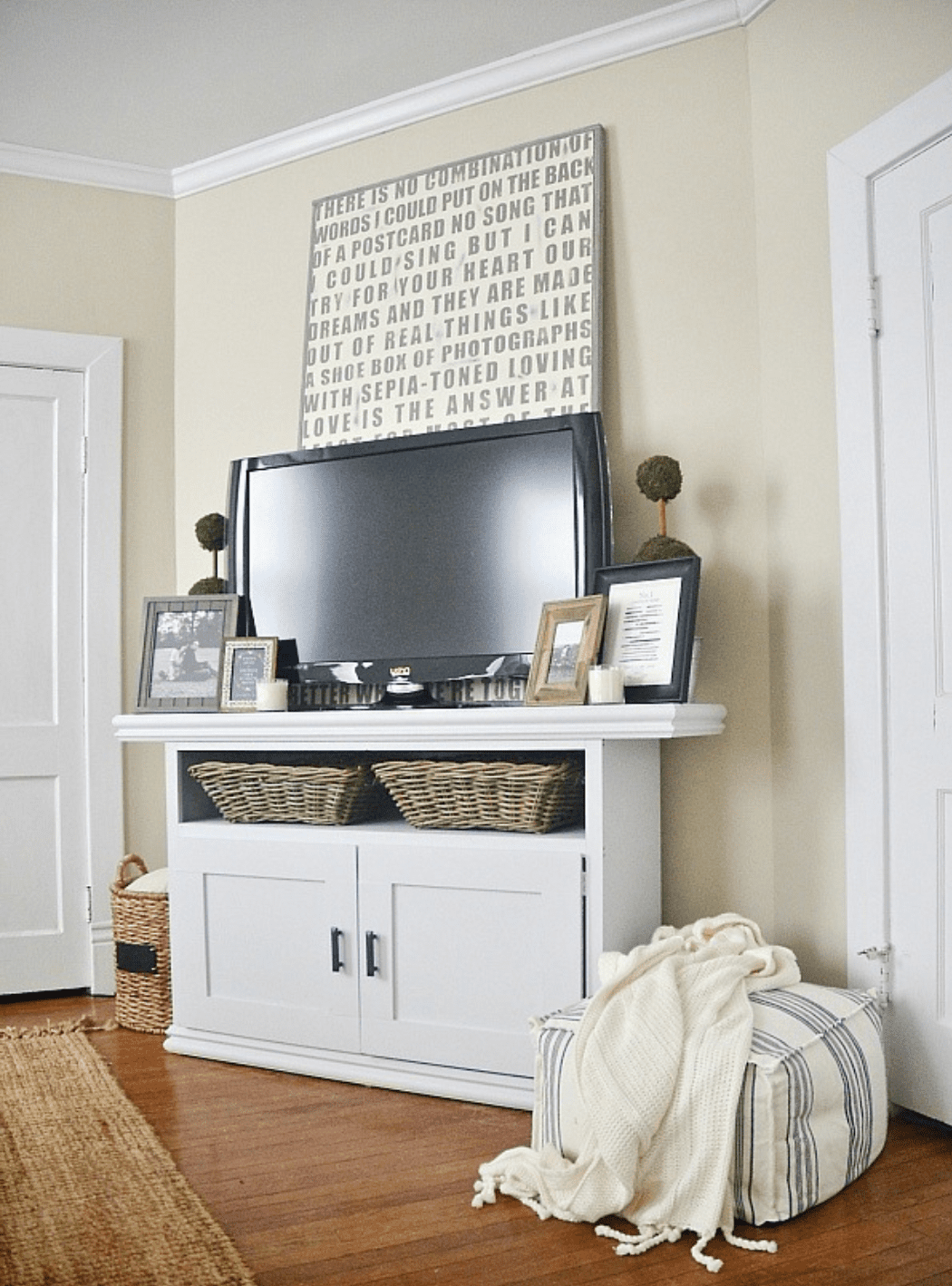 Farmhouse TV Stand DIY