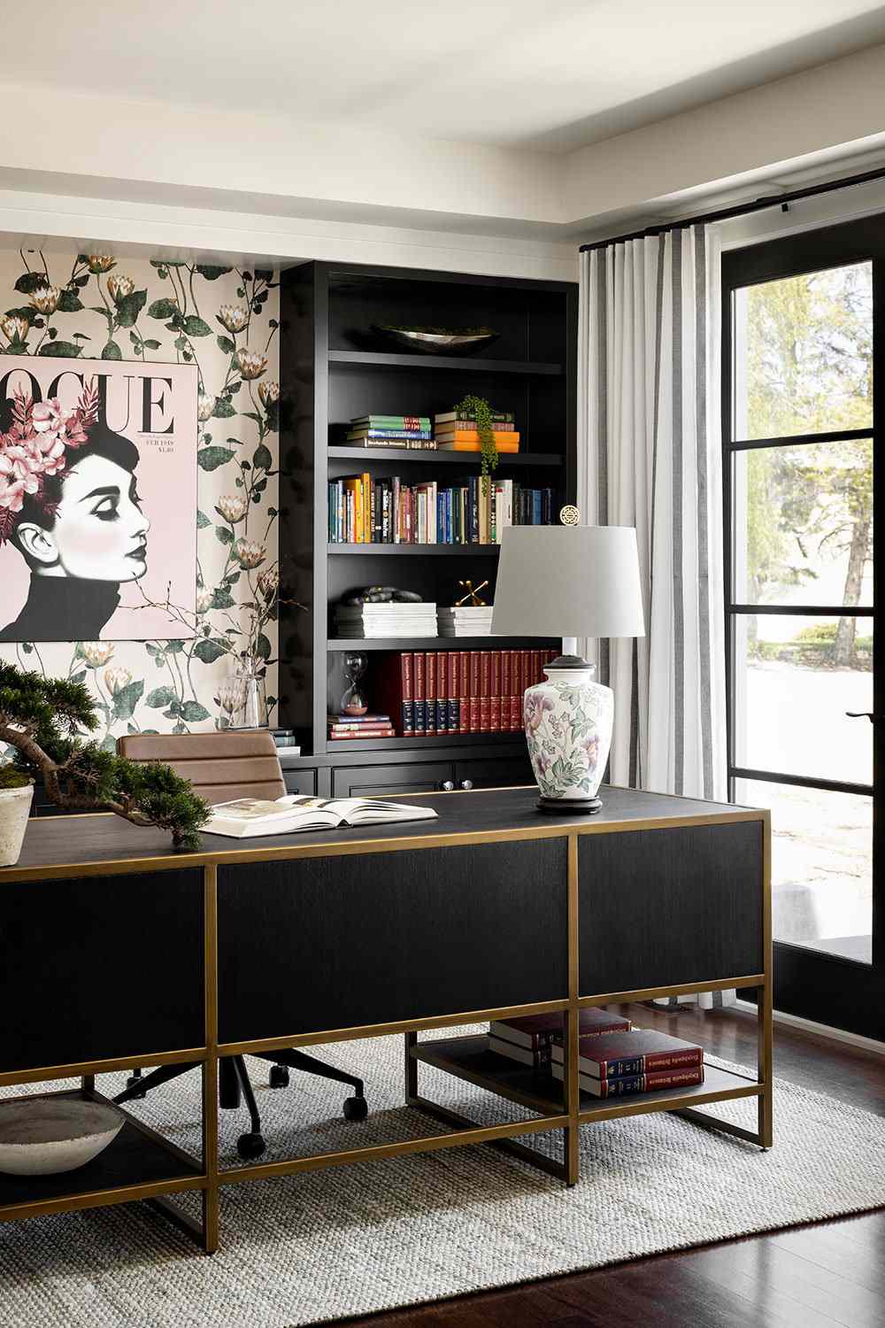 Working from Home? 8 Design Tips for a More Functional Office, According to Designers 8 decorated bookshelf