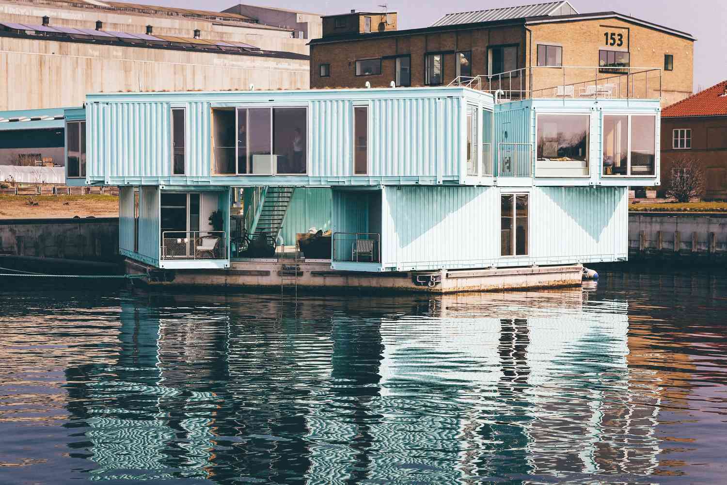 Schwimmendes Containerhaus