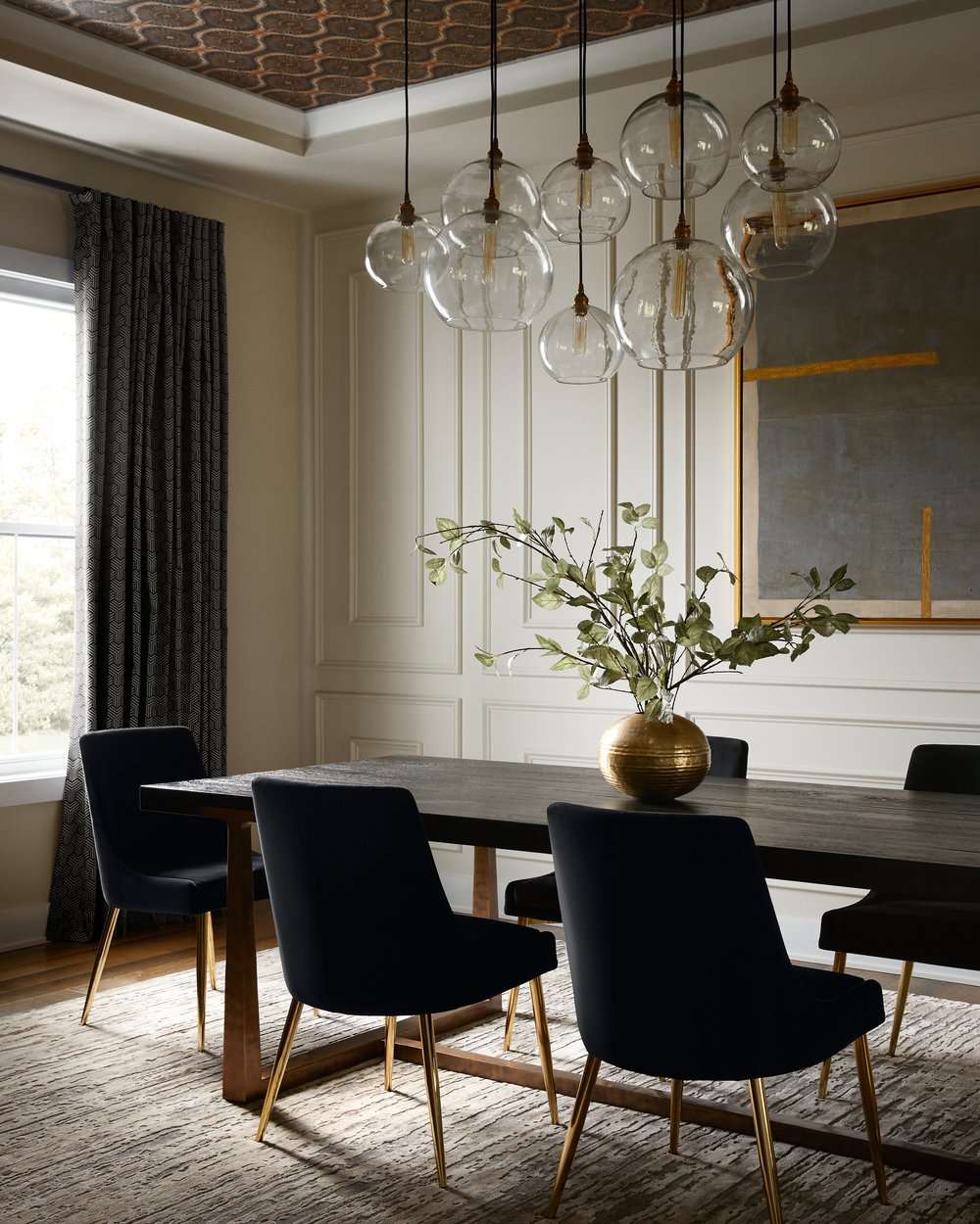 Schwarz -Gold Dramatische moderne Esszimmer
