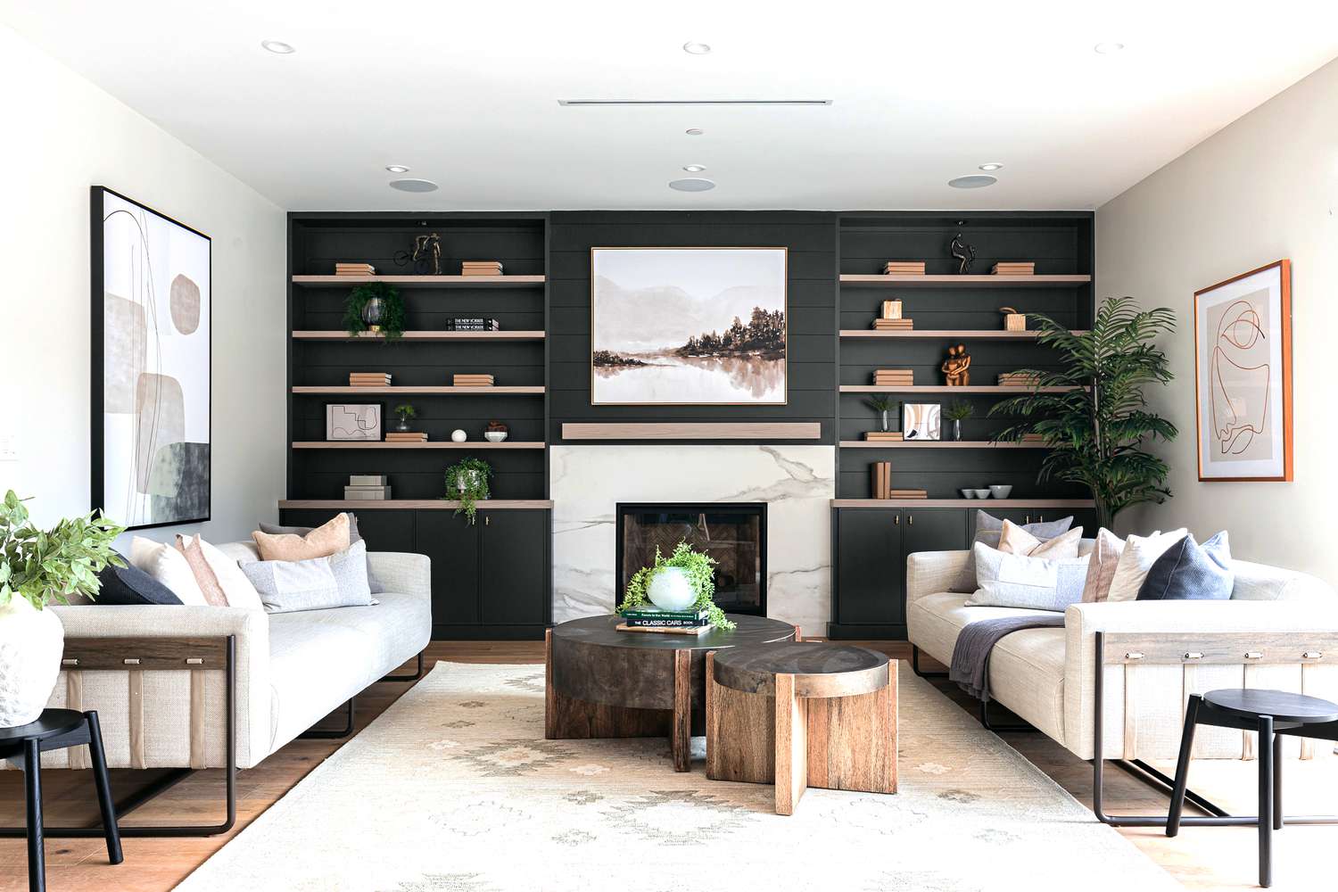 modernes und warmes Wohnzimmer
