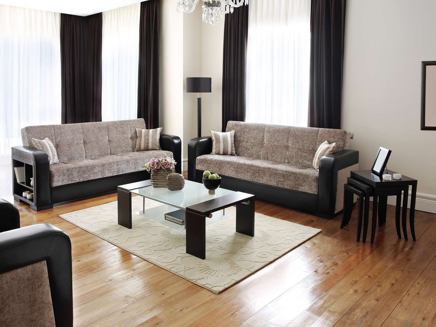 6 Couch -Stile, die laut Designer so veraltet sind 10 Schwarze und graue Sofas und passende Stuhl