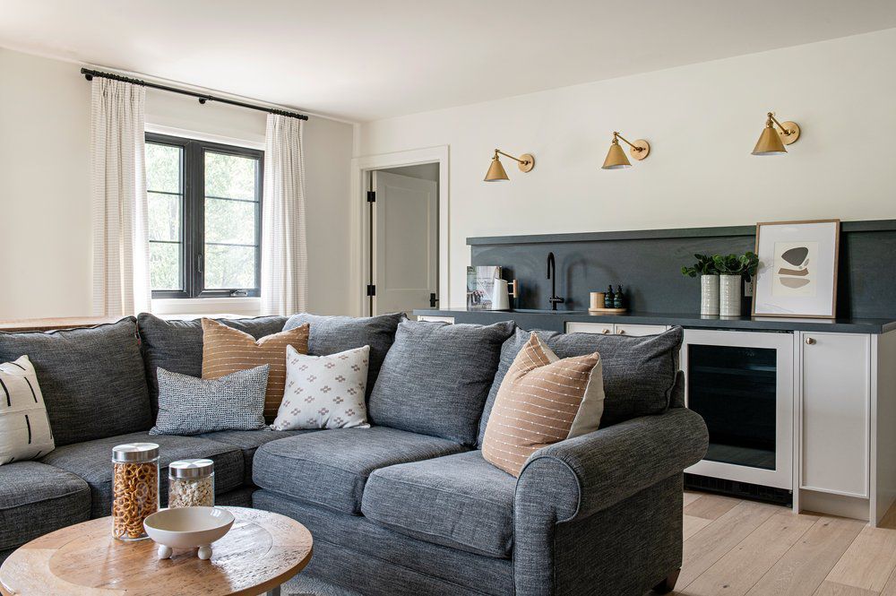 1744015201 5 Moeglichkeiten um schlaffe Couchkissen zu reparieren bevor Gaeste nach