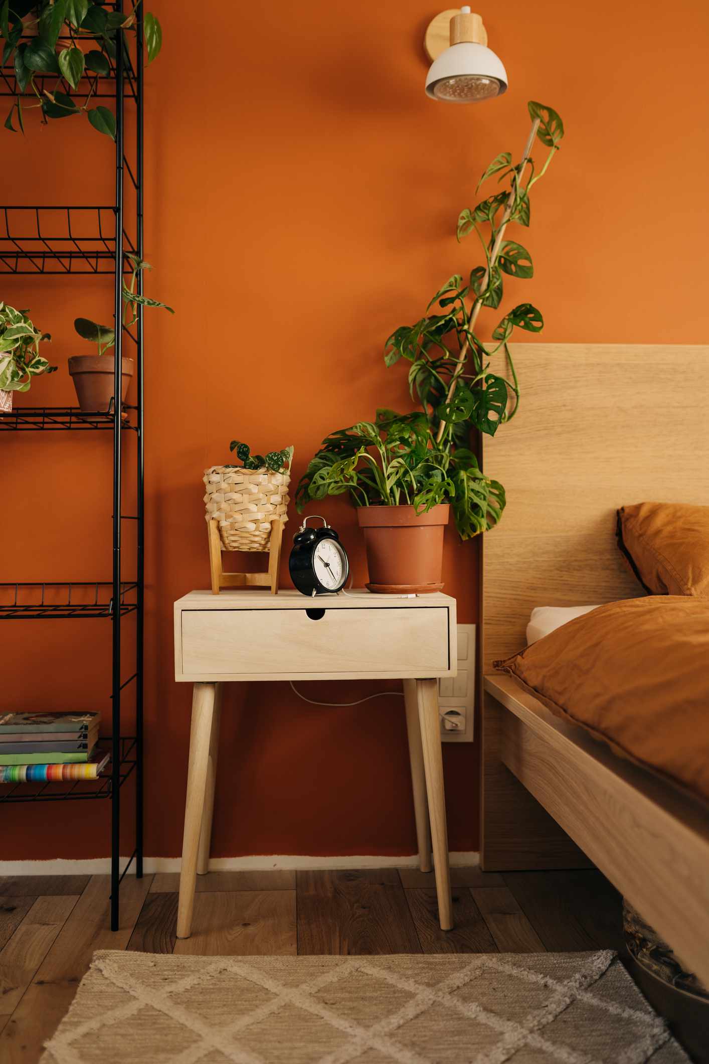 4 Lackfarben, die Sie niemals in einem Gästezimmer verwenden sollten, warnen Designer 4 orangefarbene Schlafzimmerwände