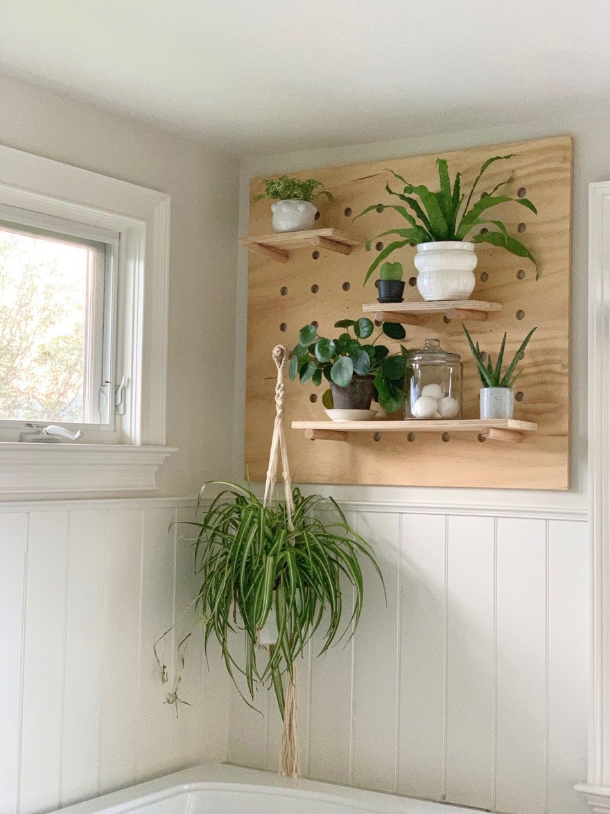 DIY -Badezimmer -Peg -Brettwand