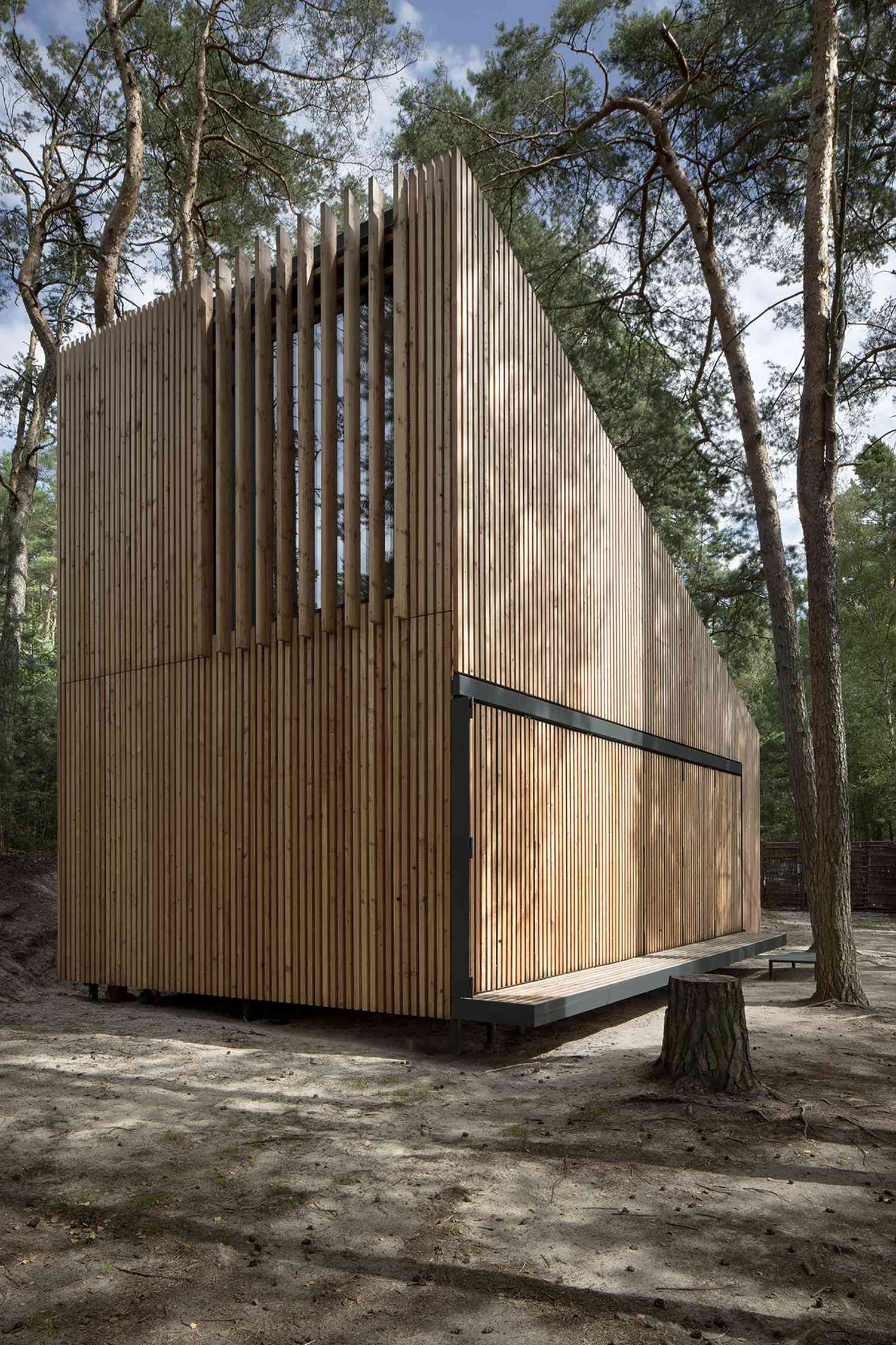 Skandinavisches Holzgebäude
