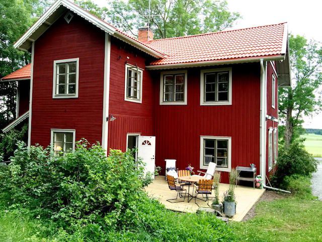 Großes rotes Zuhause