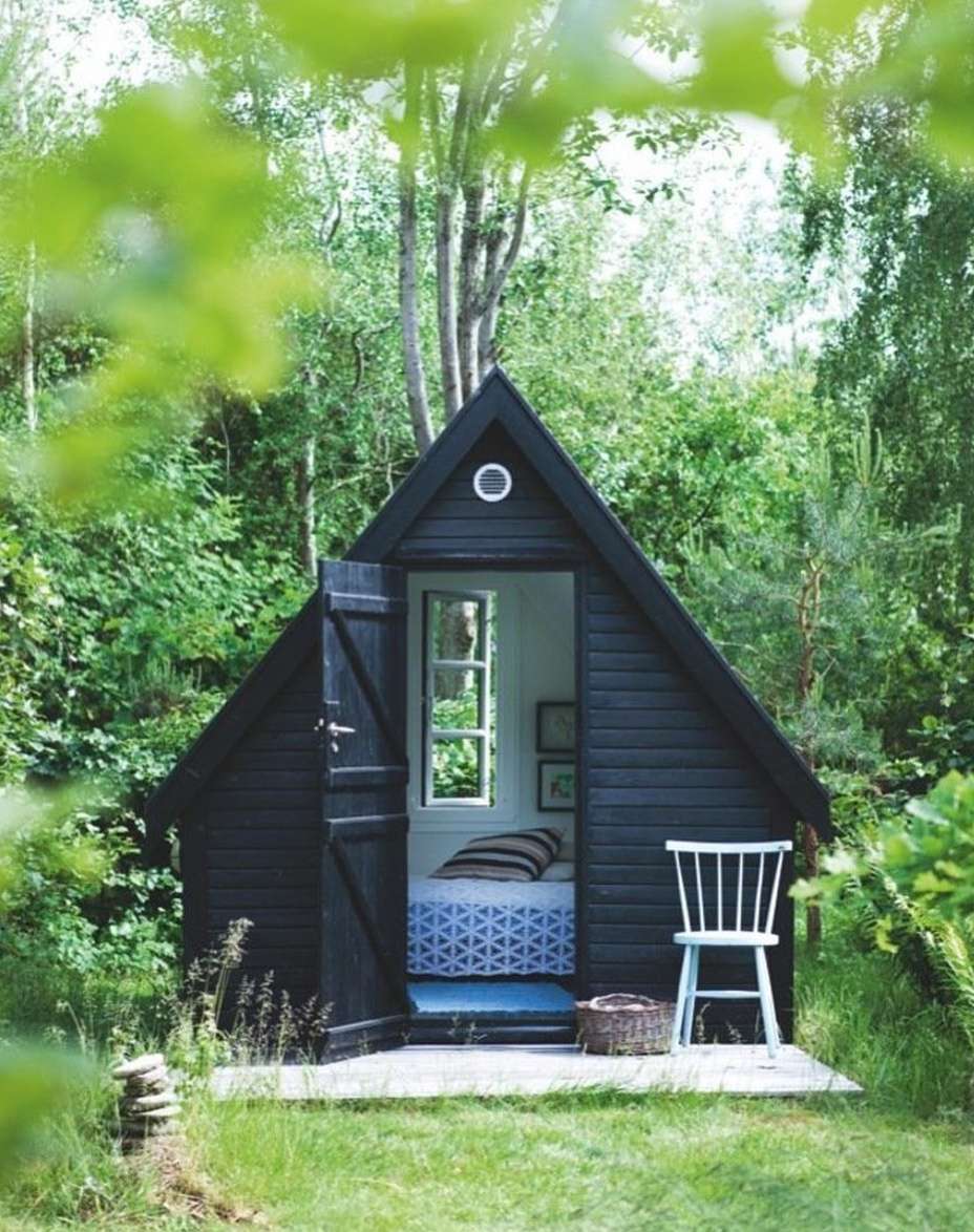 Schwarzes A-Frame Gästehaus
