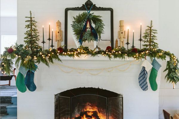Emily Henderson Weihnachten Mantel Dekor