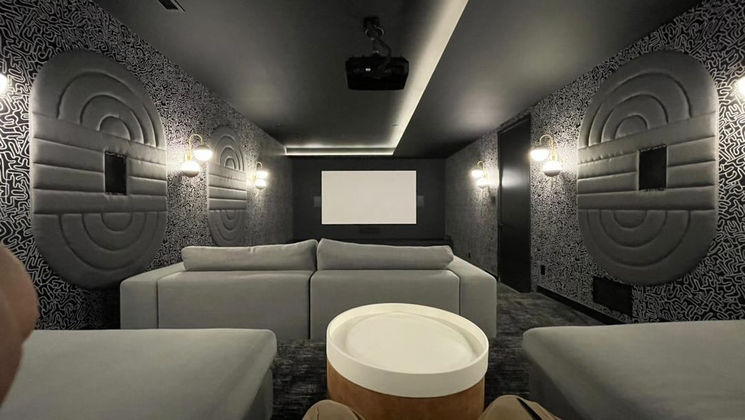 Graues Heimkino 