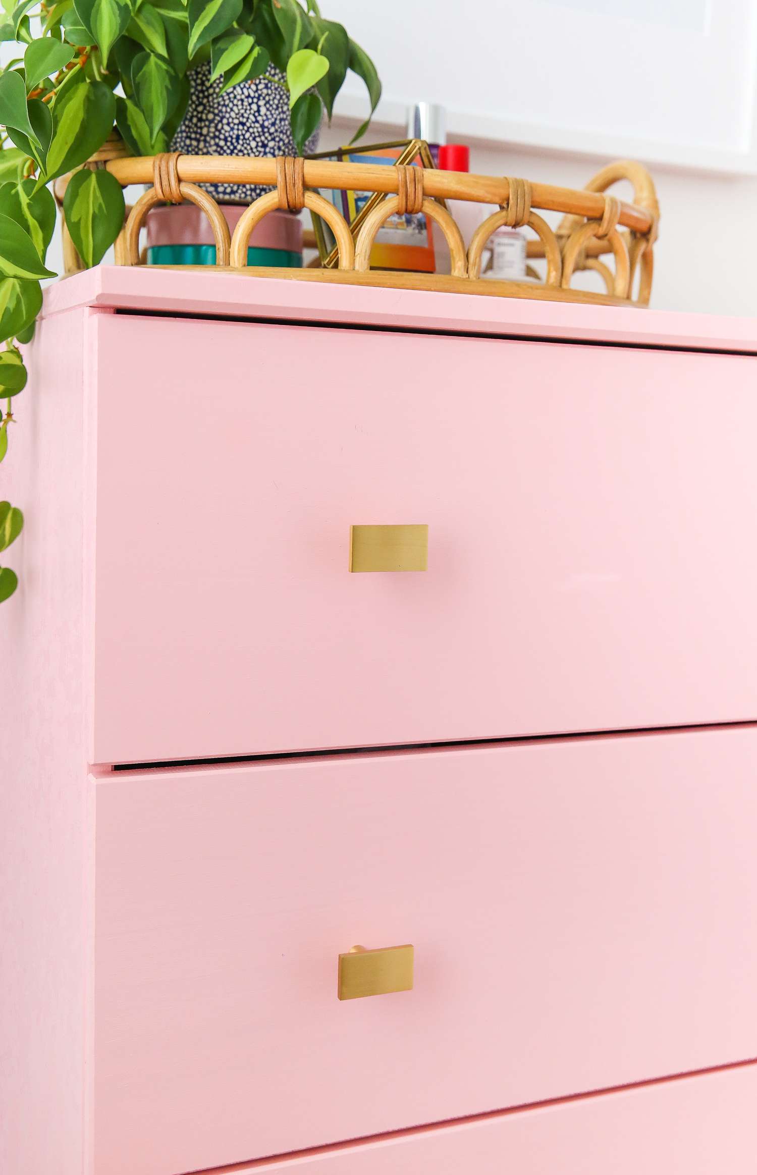 4 „Traum“ -Heiehalte-Upgrades, die Sie gerade fälschen können, laut Avid DIY-Ers 4 Pink Ikea Anzüge