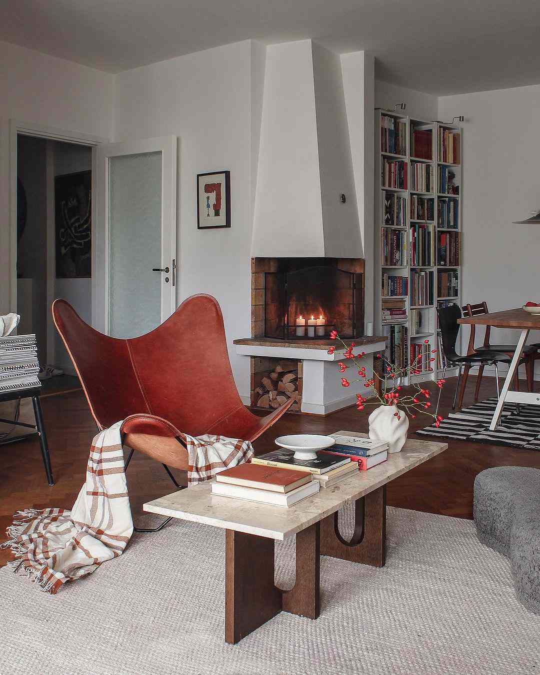 Schmetterlingsstuhl im Wohnzimmer