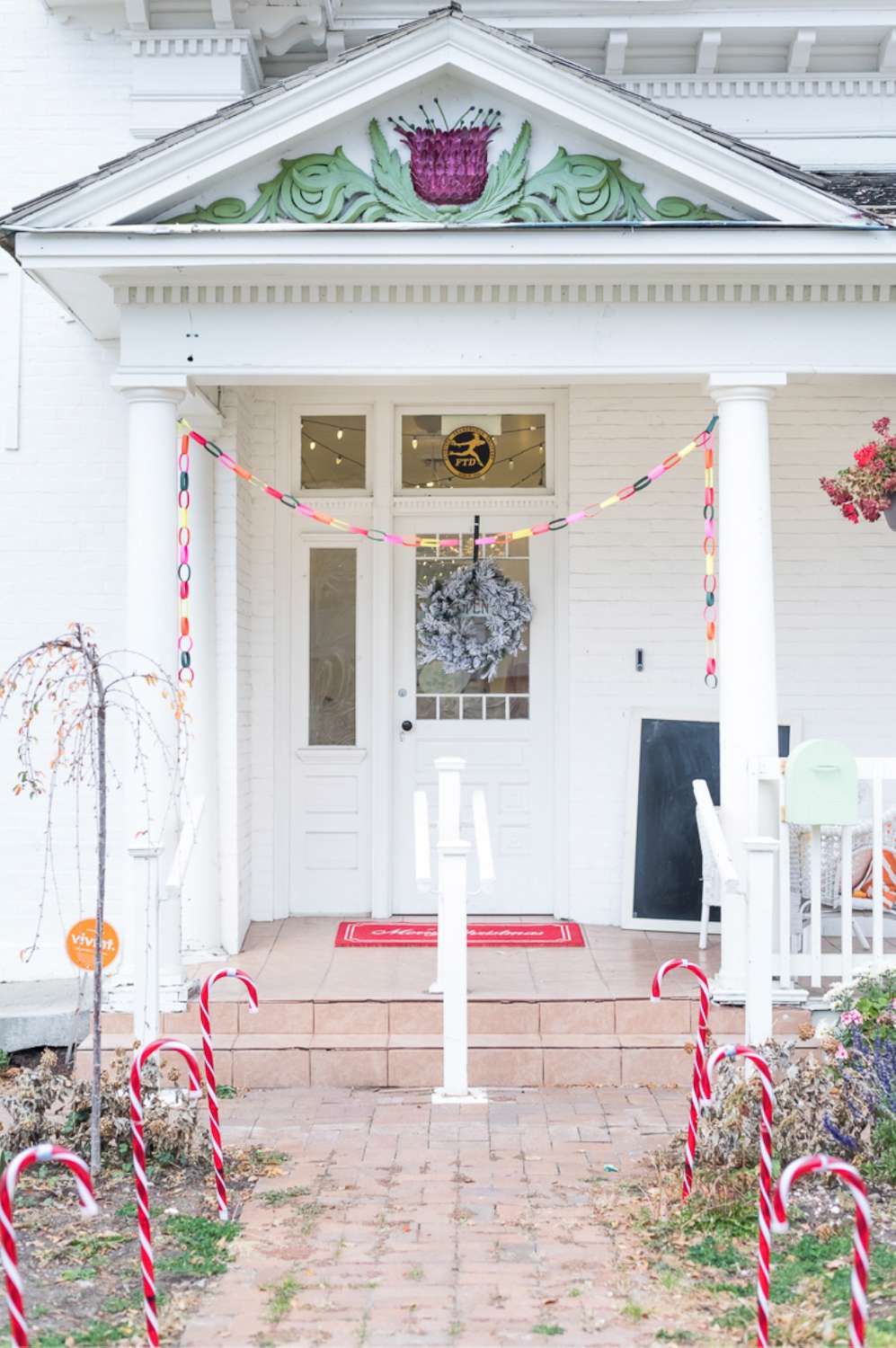 playful front porch christmas decorating ideas