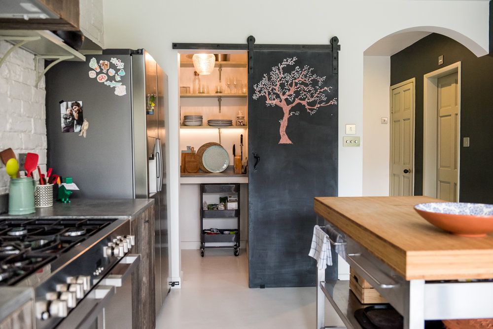 Moderne Pantry -Scheunentür -Ideen
