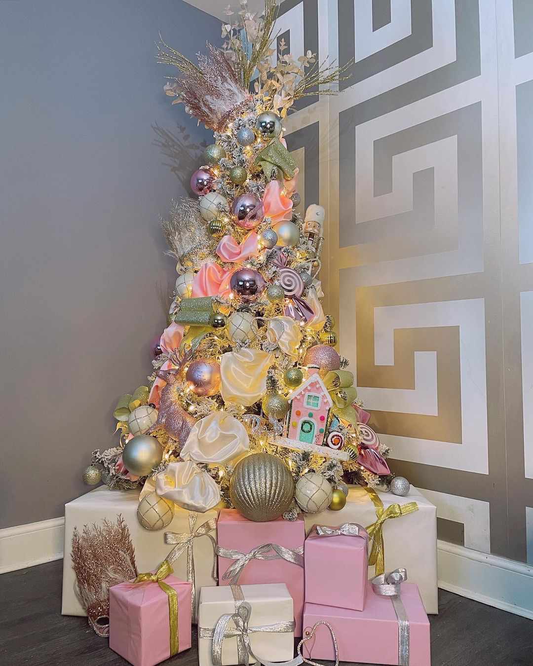 pastel christmas tree ideas