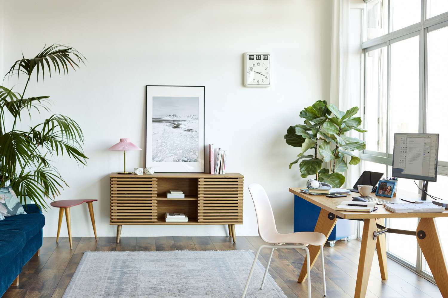 7 Dekorationsfehler, die immer Innenarchitekten erschrecken lassen 12 Kleiner Teppich