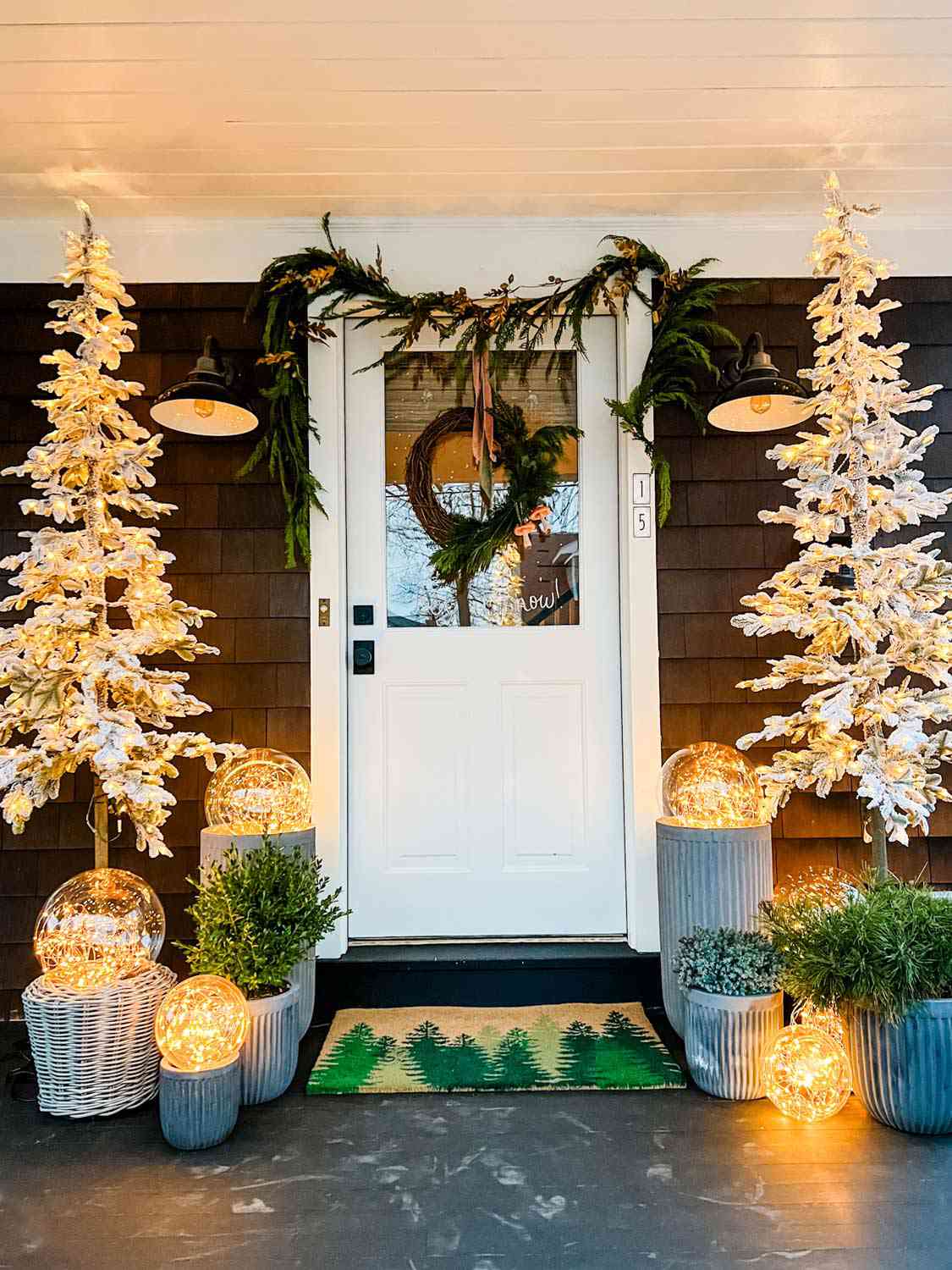 charming christmas front porch decorating ideas