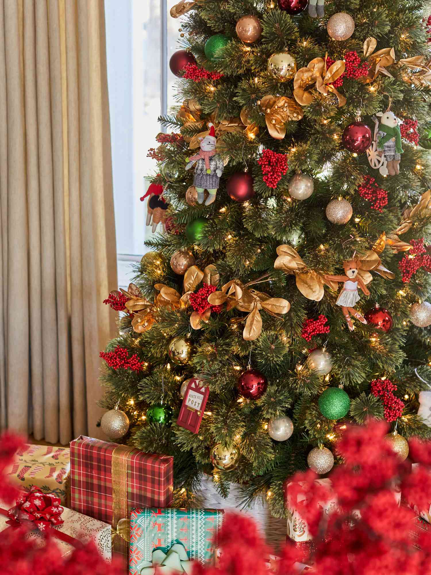 Christmas tree garland ideas