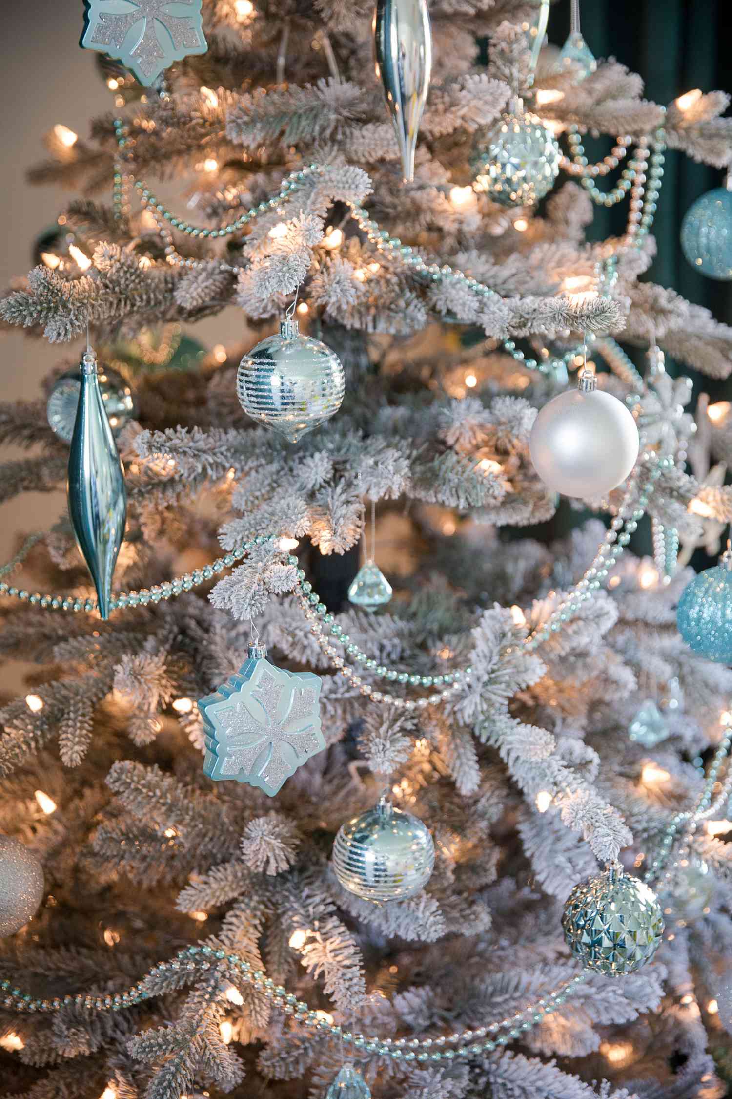 blue and silver Christmas Tree ideas