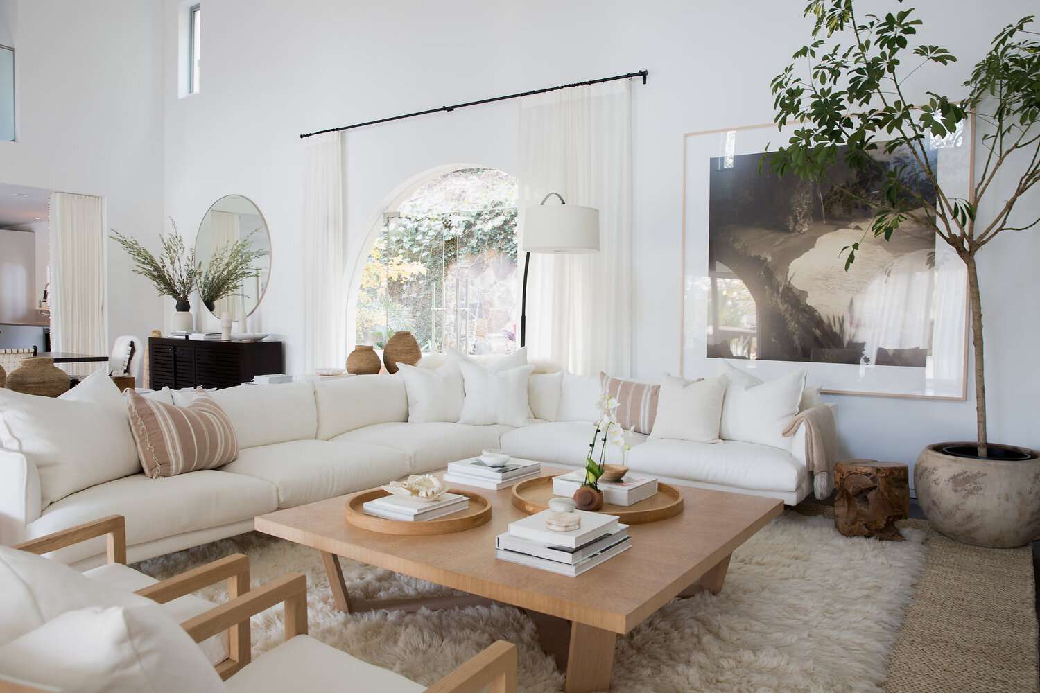 7 clevere Dekorationsstricks Minimalisten und Maximalisten sind sich tatsächlich einig 2 Minimalistisches Wohnzimmer