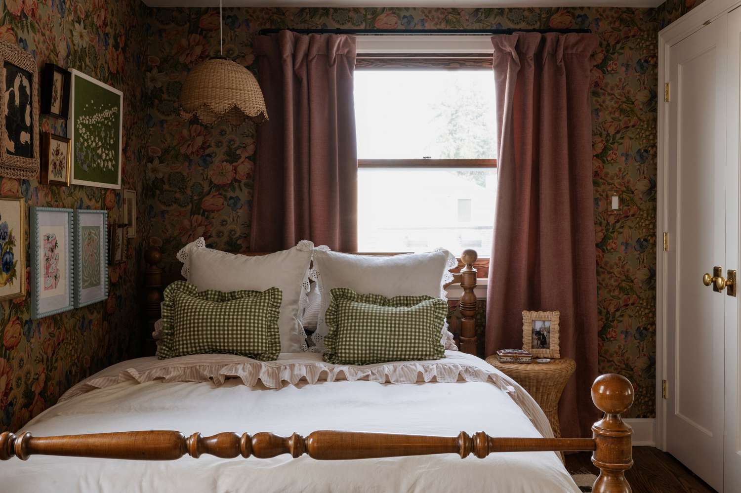 rectangular bedroom layout with bed pushed into corner