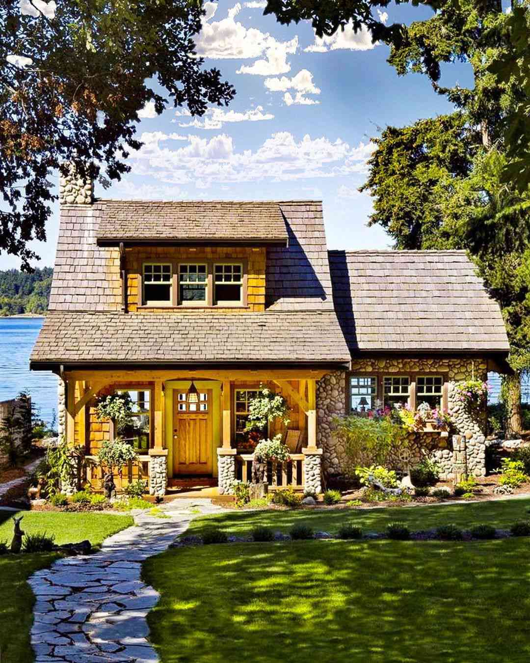 Was ist ein Kunsthandwerk zu Hause? 2 Ein Lakeside Arts and Crafts Style Home