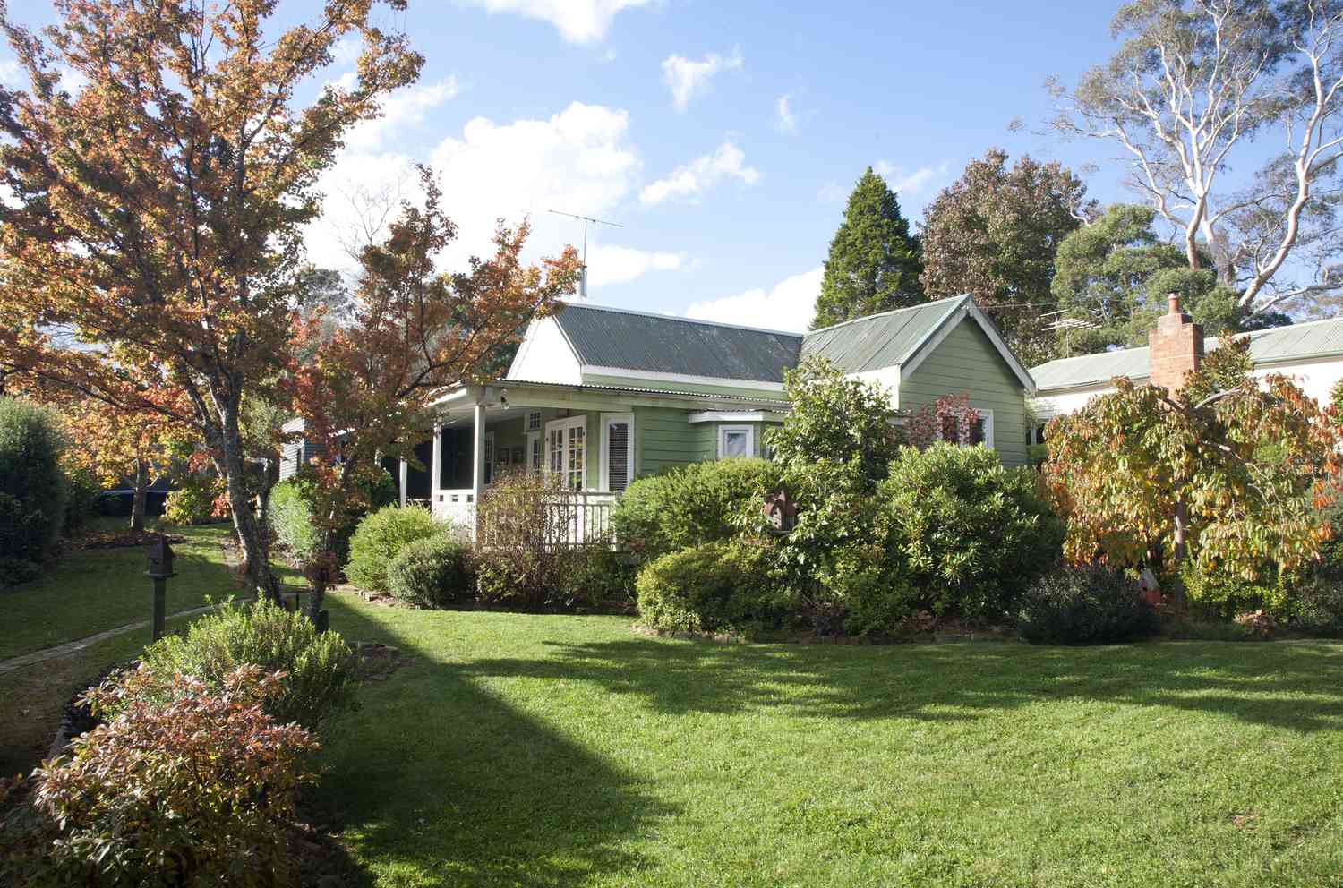sage green paint color for cottage