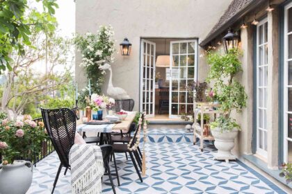 1749460031 18 Cool Outdoor Dining Ideas to Make Your Backyard Your