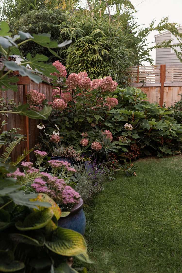small backyard landscaping ideas