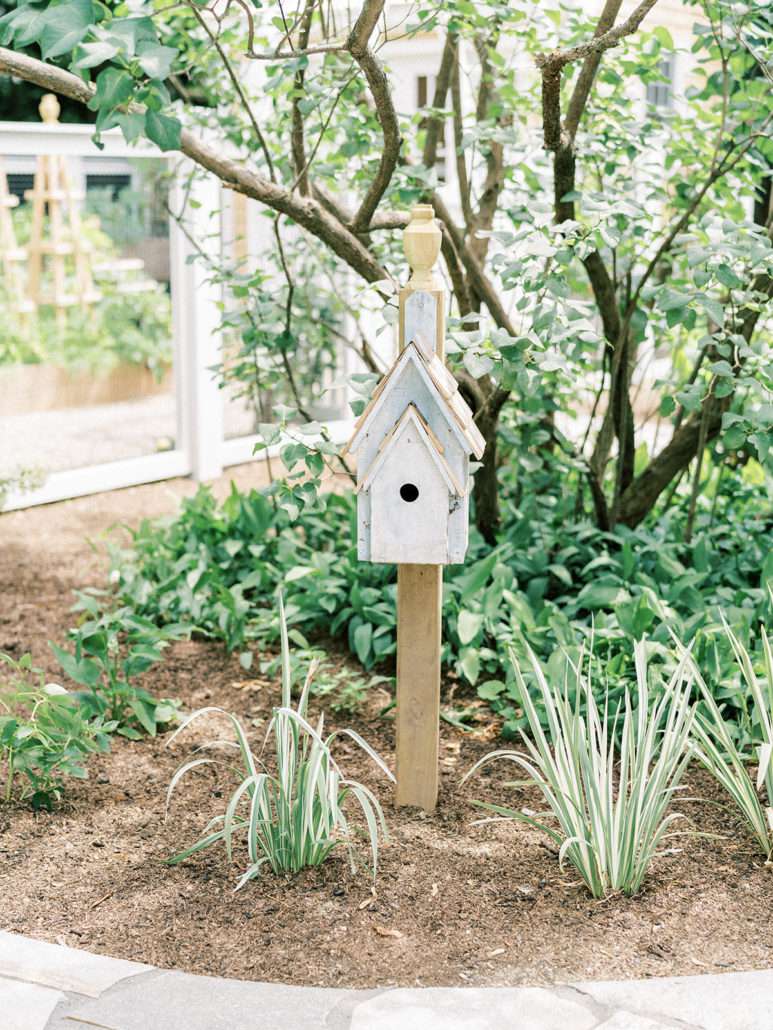 small backyard birdhouse ideas