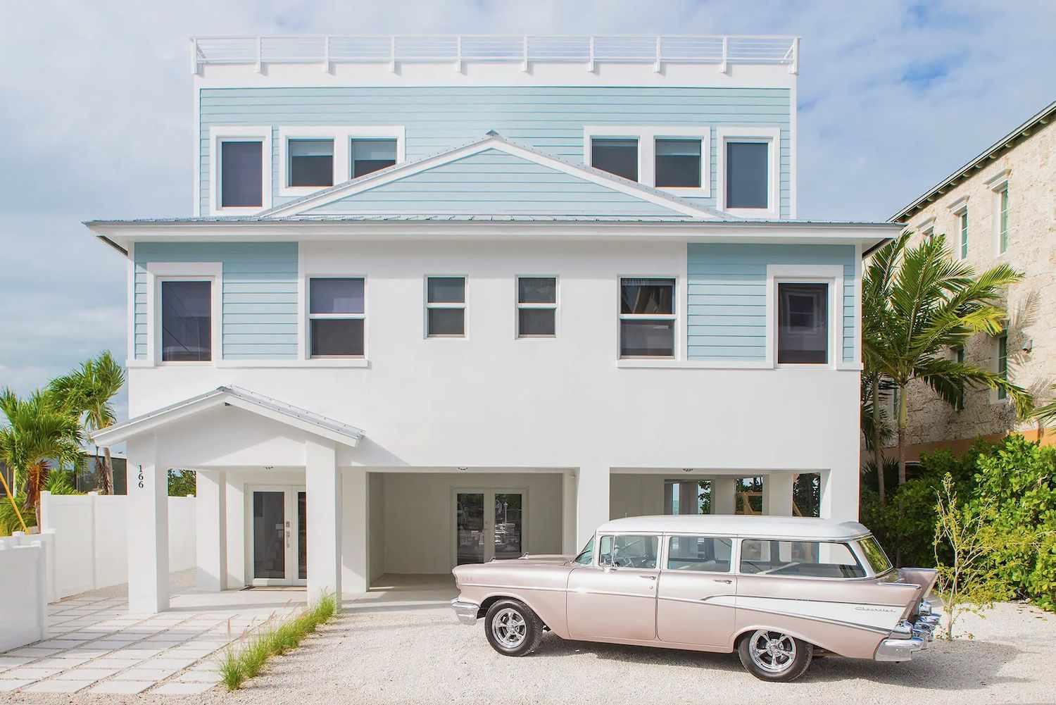 Haus auf Split-Level mit Stuck und Abstellgleis