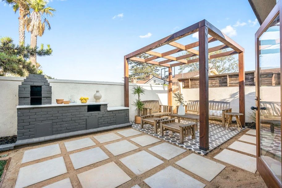 small backyard outdoor kitchen ideas
