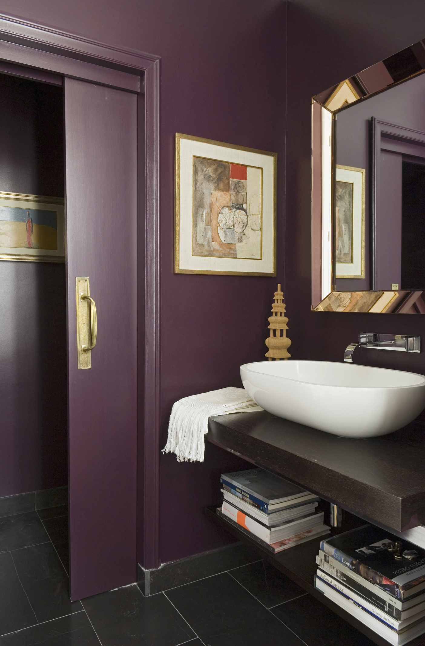 6 Badezimmerfarbe Trends, die Sie 2025 in jedem Haus sehen werden, sagen Designer 8 Lila Badezimmer