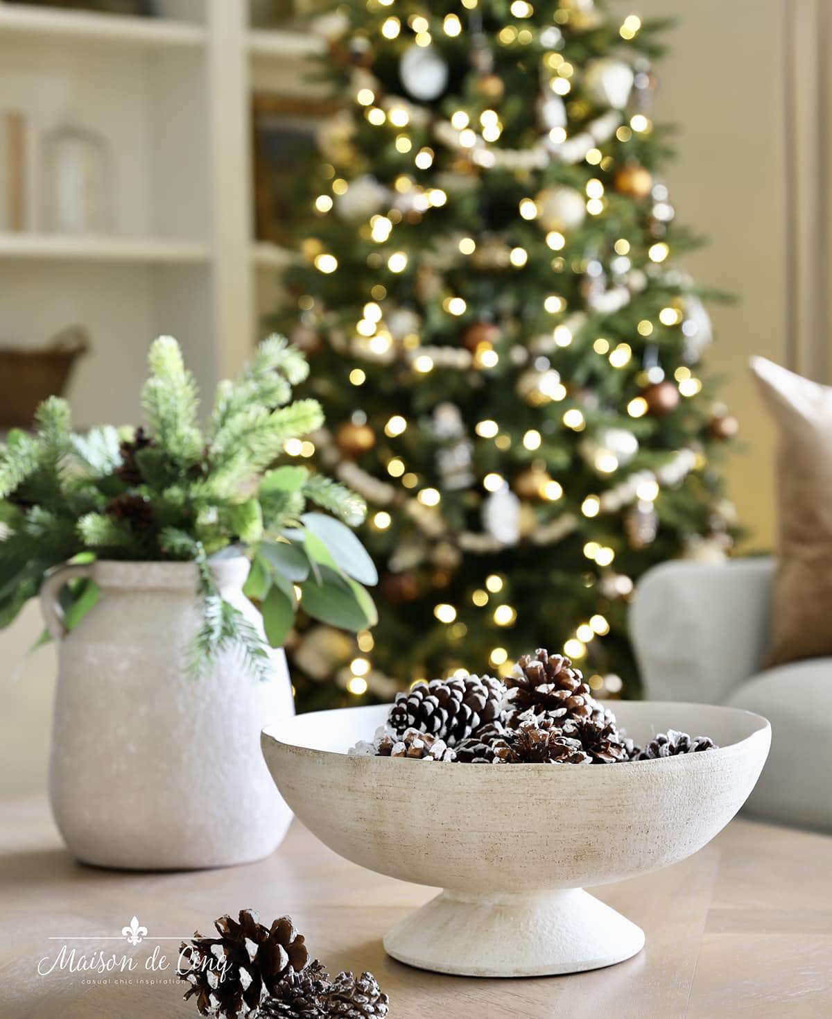 Einfache Weihnachtskaffeetischdekoration