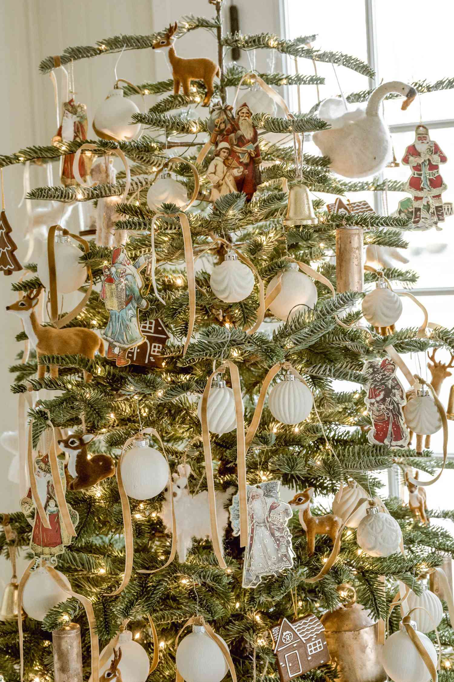 ribbon-tied christmas tree ornaments