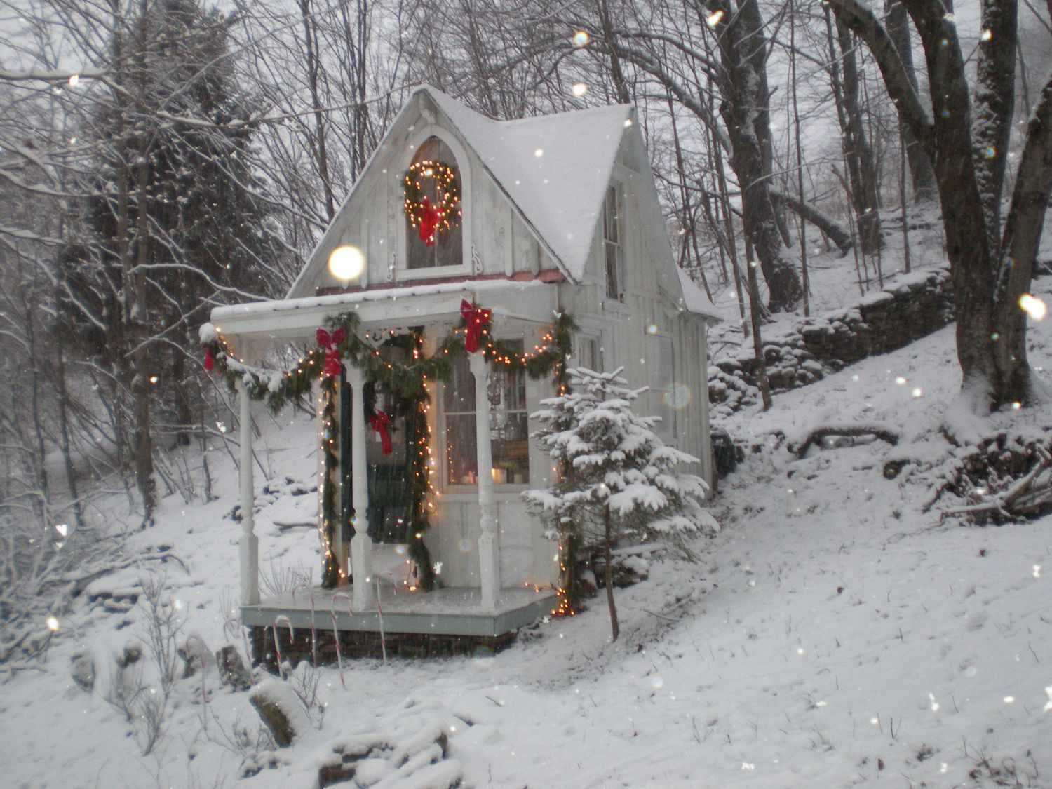 victorian front porch christmas decorating ideas
