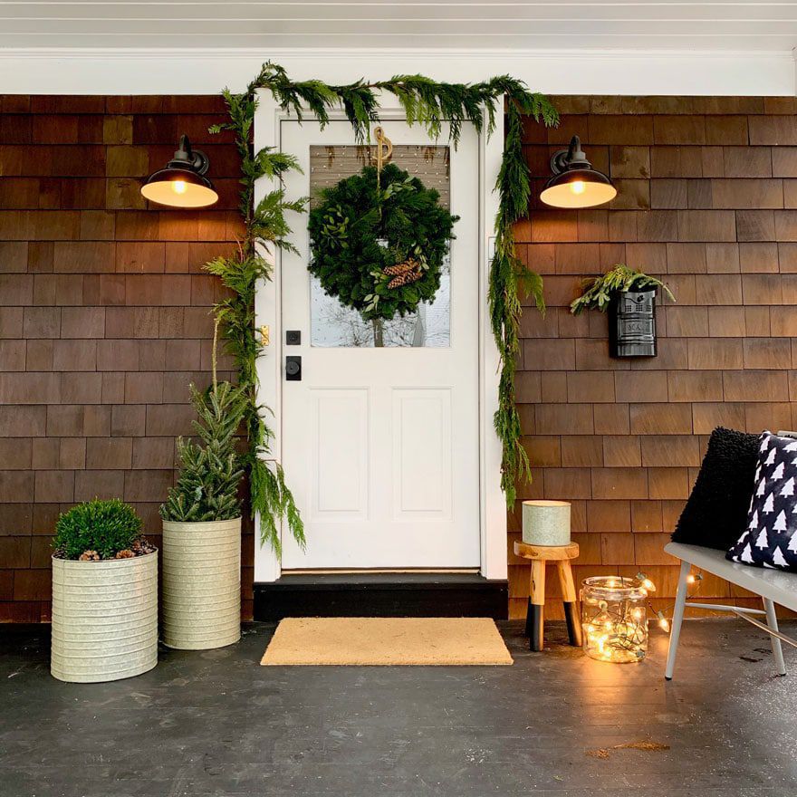 beach cottage front porch christmas decorating ideas