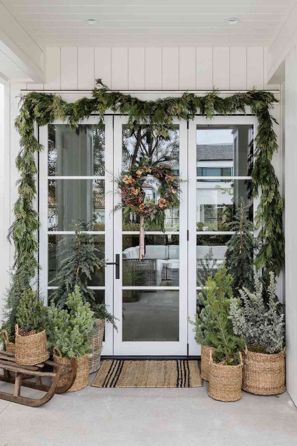 natural front porch christmas decorating ideas