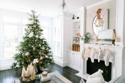 1754382386 7 Dekorieren Fehler die Ihren Weihnachtsbaum immer ruinieren so Designer