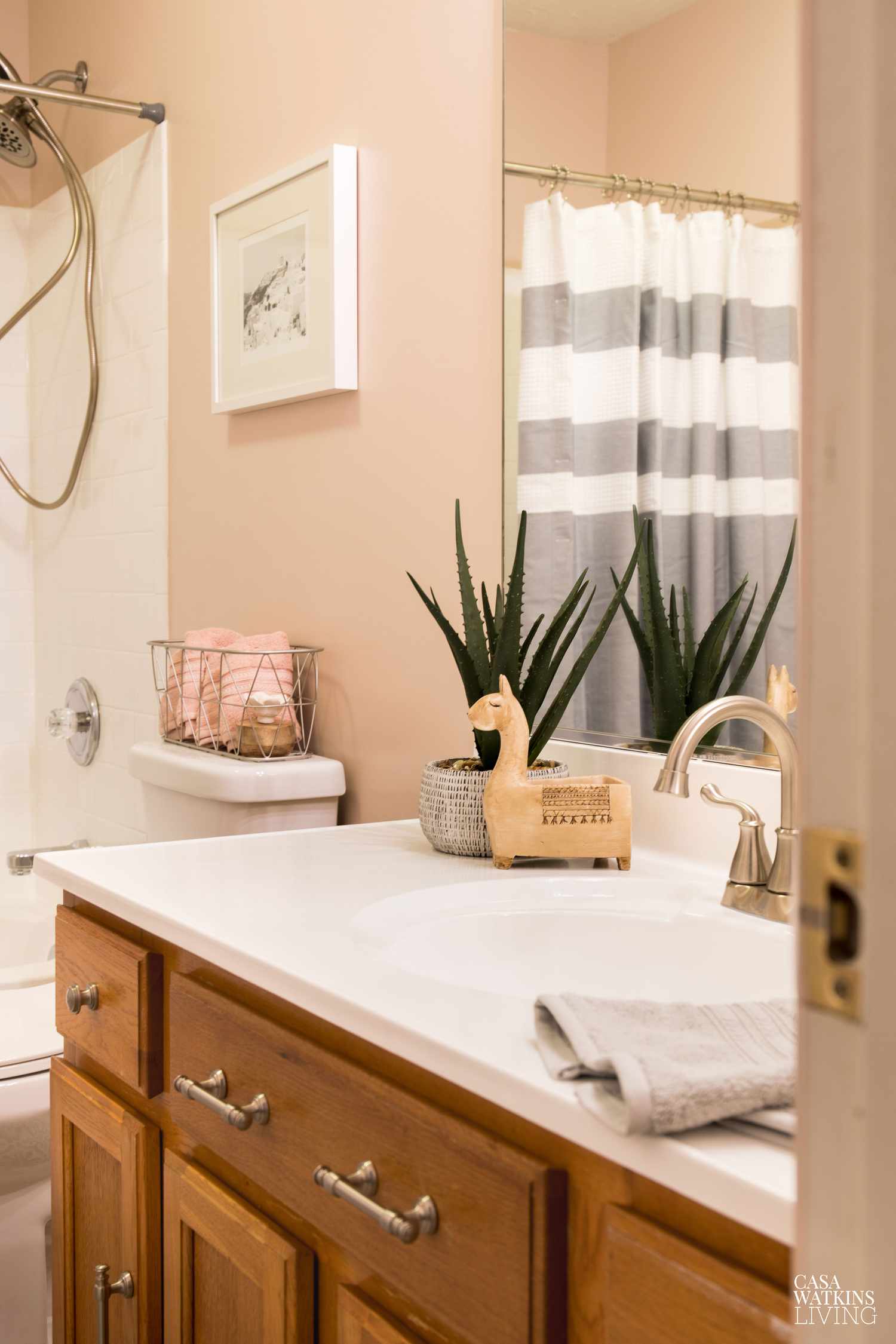 A bathroom with boho-inspired decor