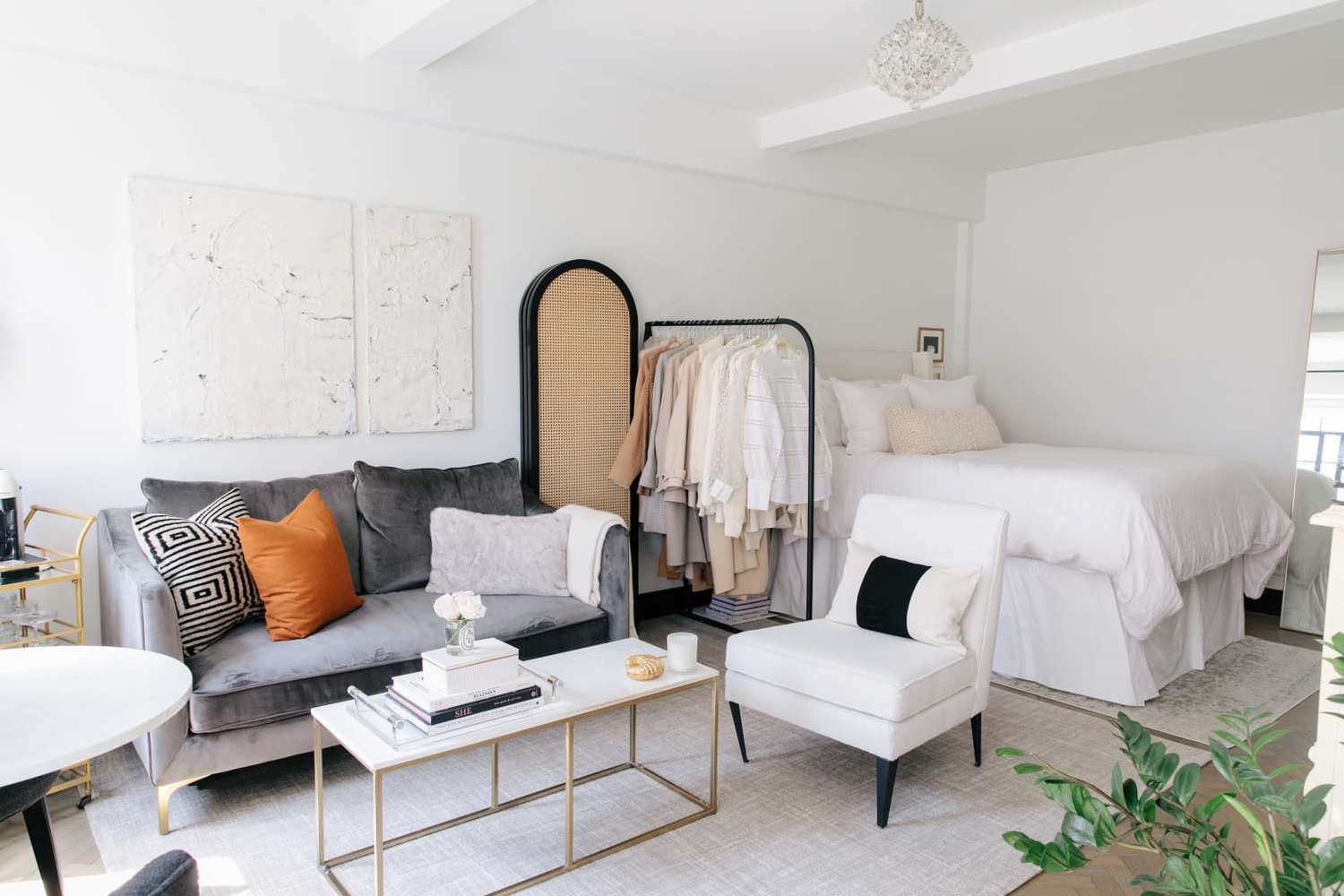 studio apartment bedroom layout ideas