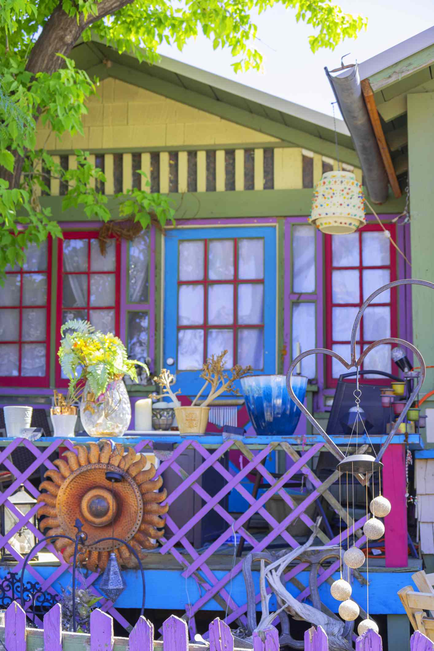 wind chimes on front porch