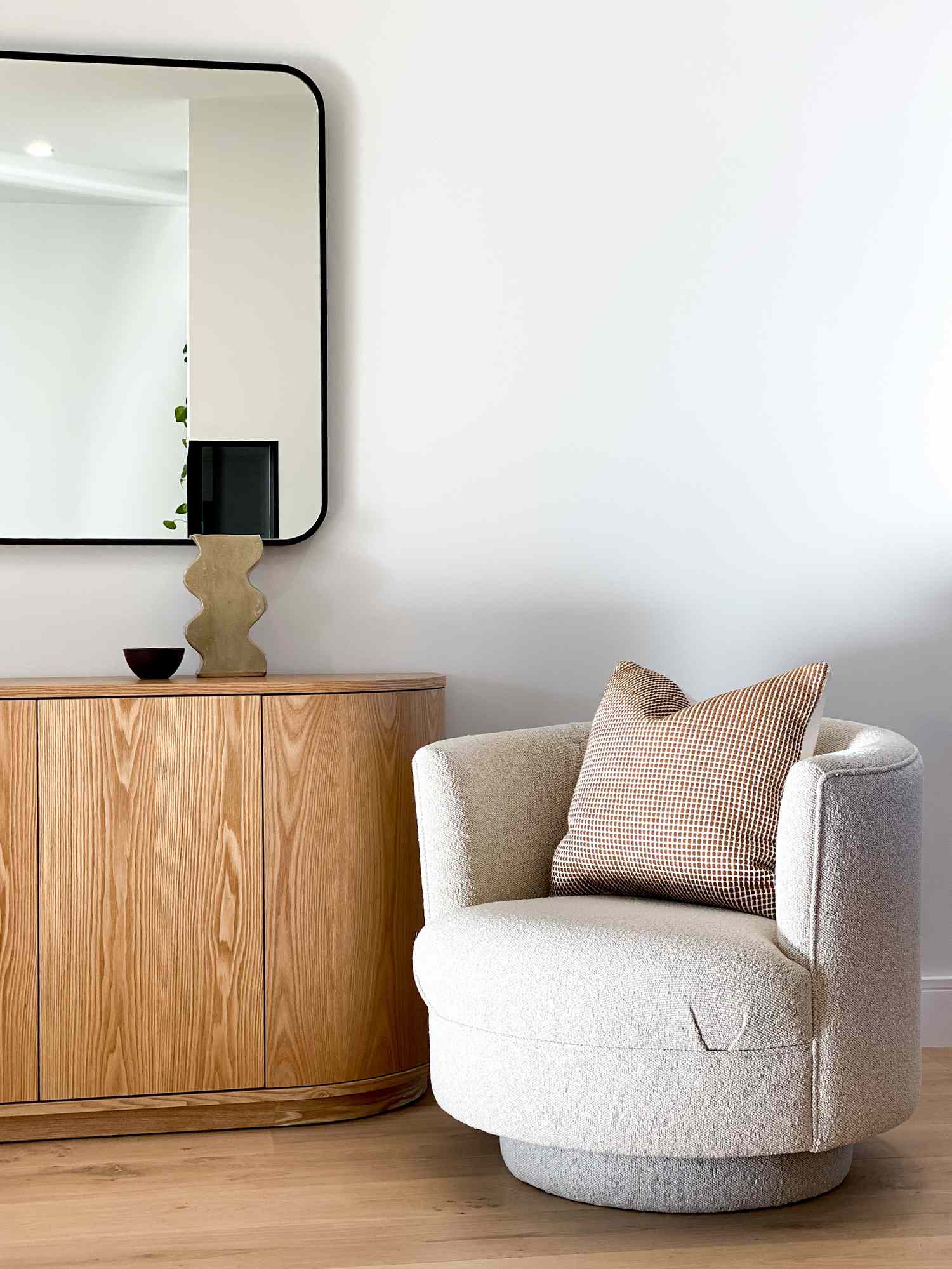 Innenarchitektur des Boucle Chair mit Buffet gestaltet