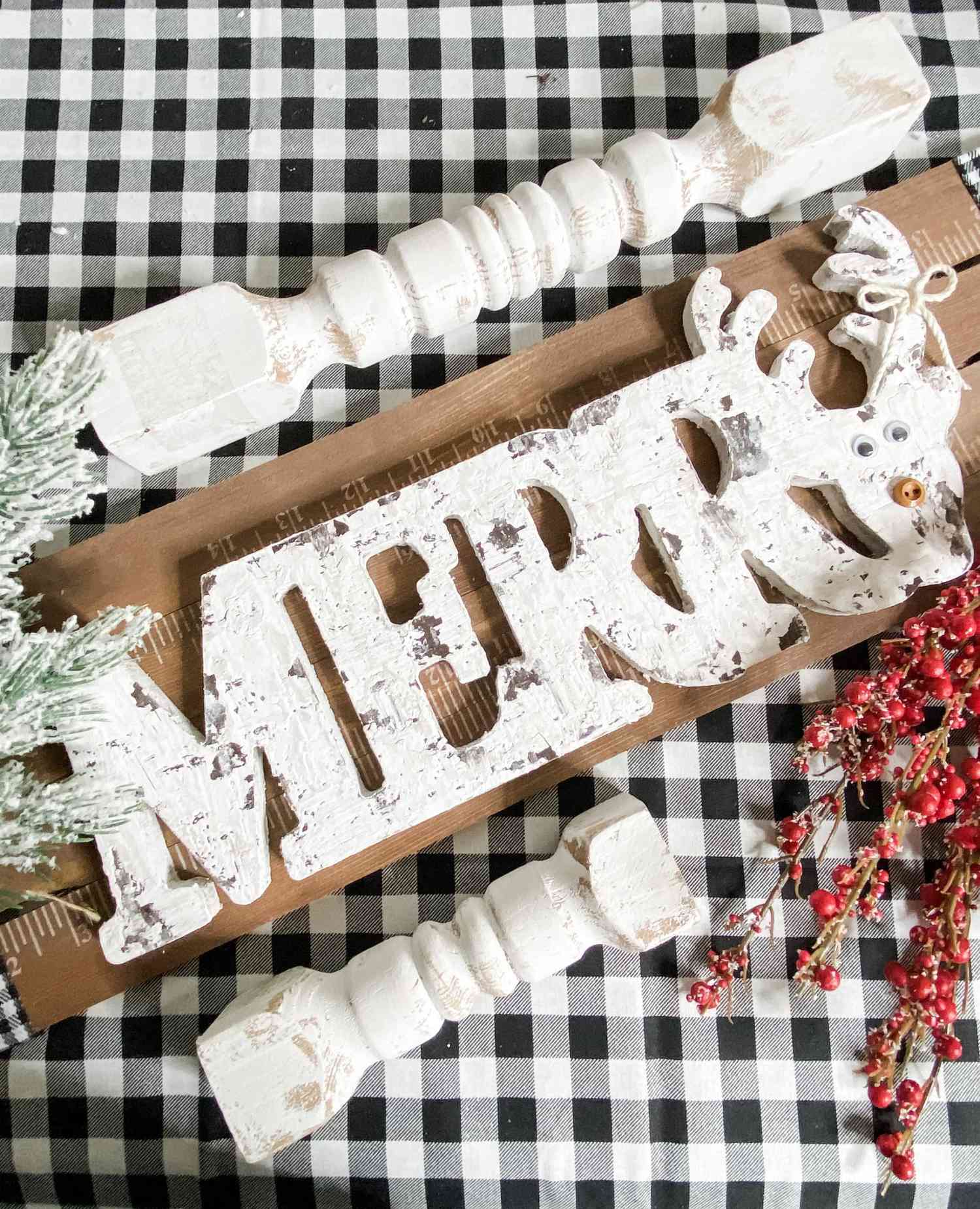 A painted DIY Christmas sign