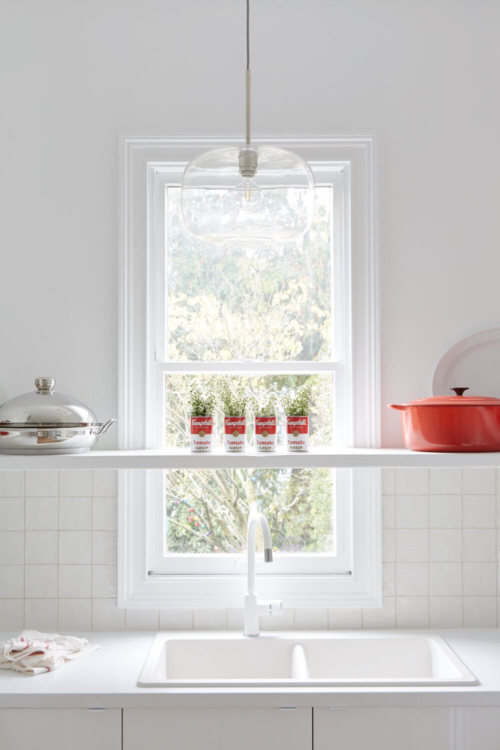 kitchen sink window shelf display