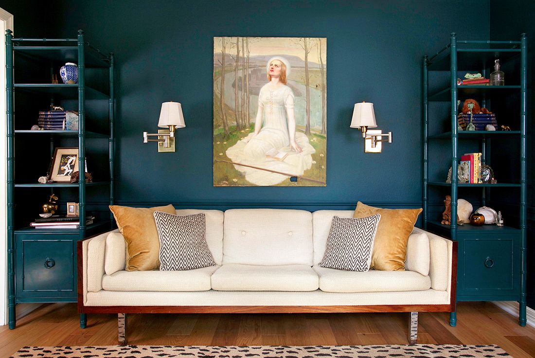 Erin Williamson Design Teal Blue Sättigter Raum.