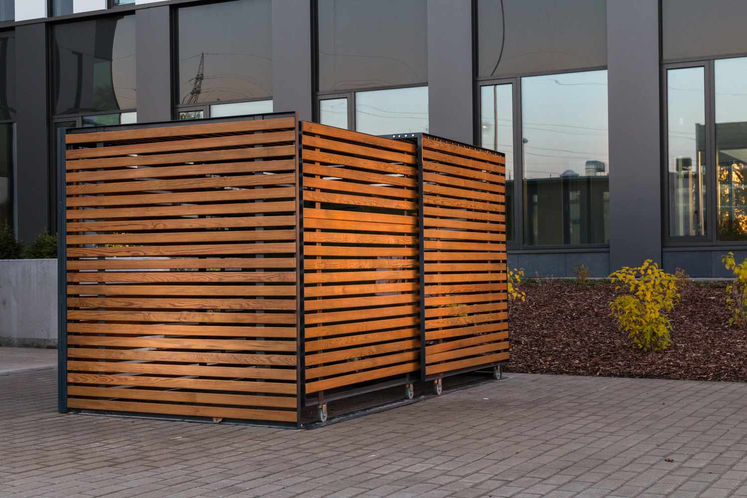 Holzgehäuse für Mülldosen