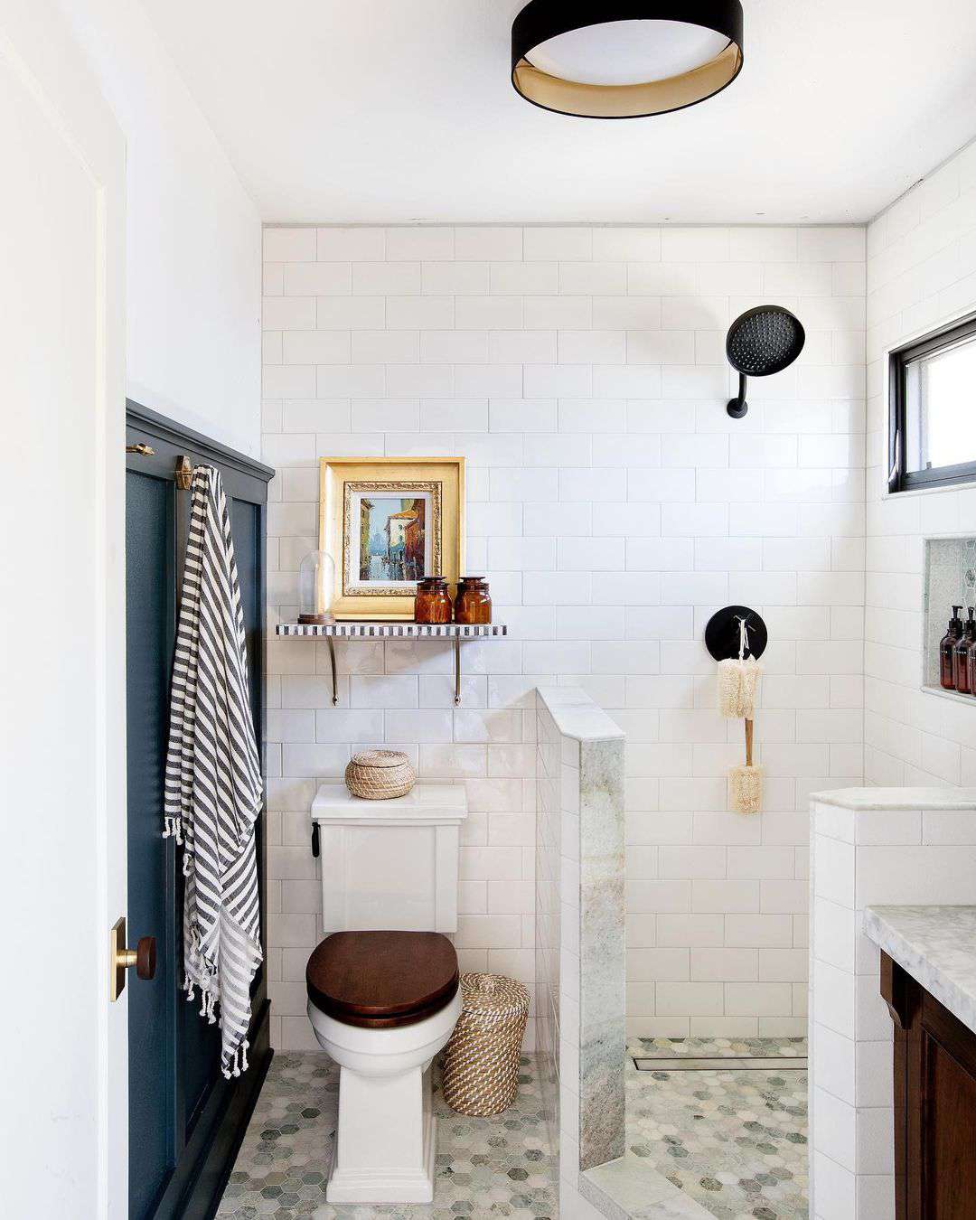Decor items in a bathroom